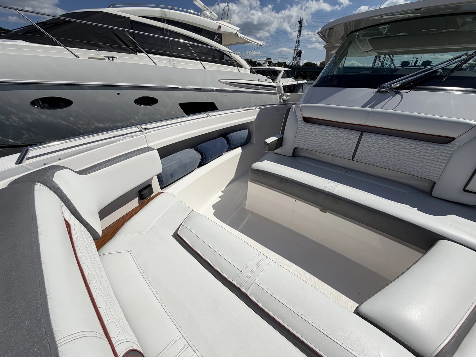 2019 Tiara Yachts 