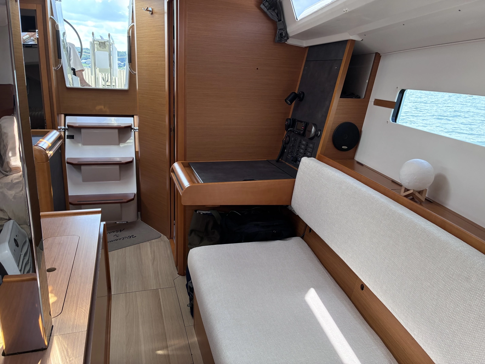 2015 Jeanneau Sun Odyssey 349
