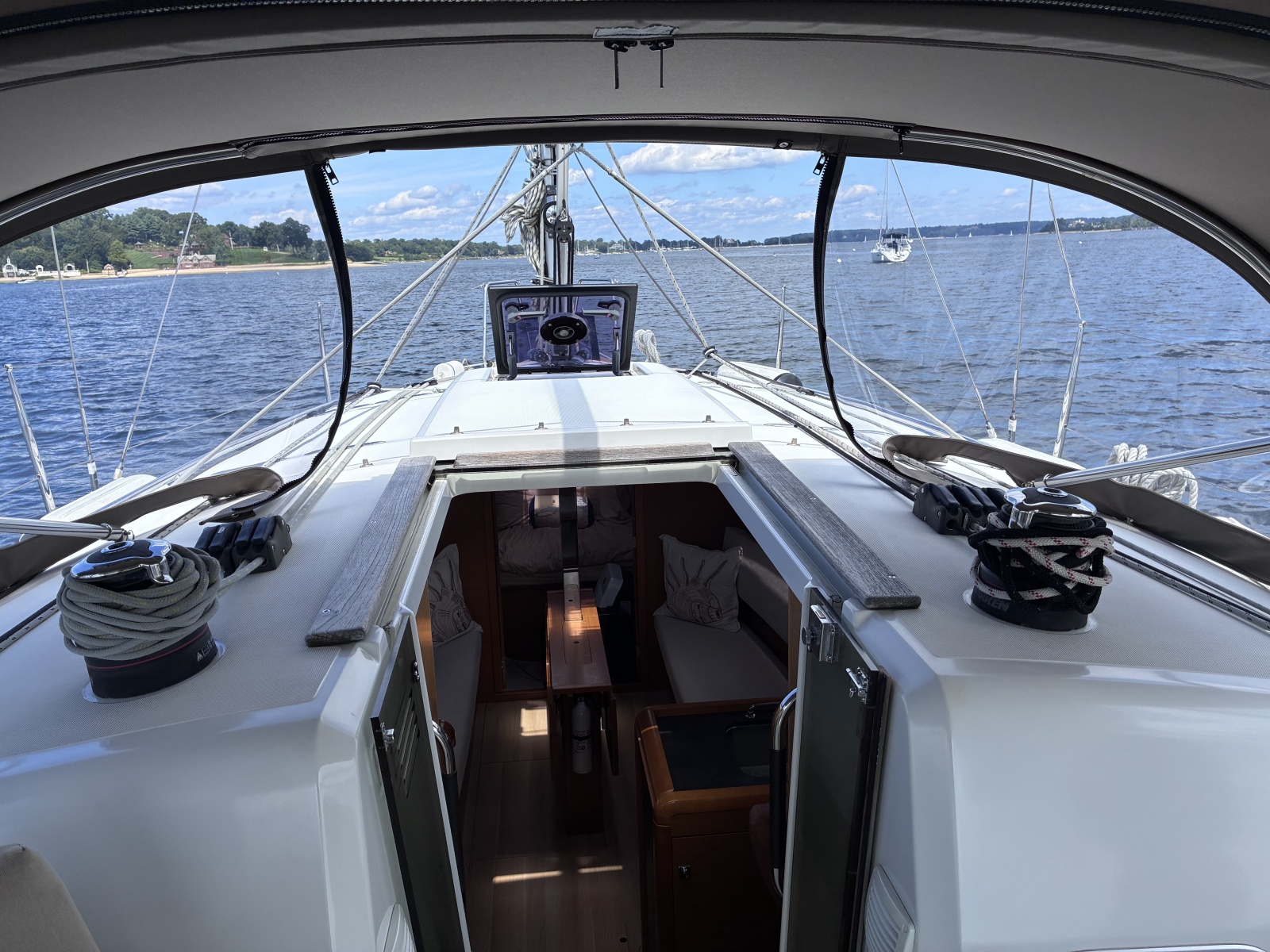 2015 Jeanneau Sun Odyssey 349
