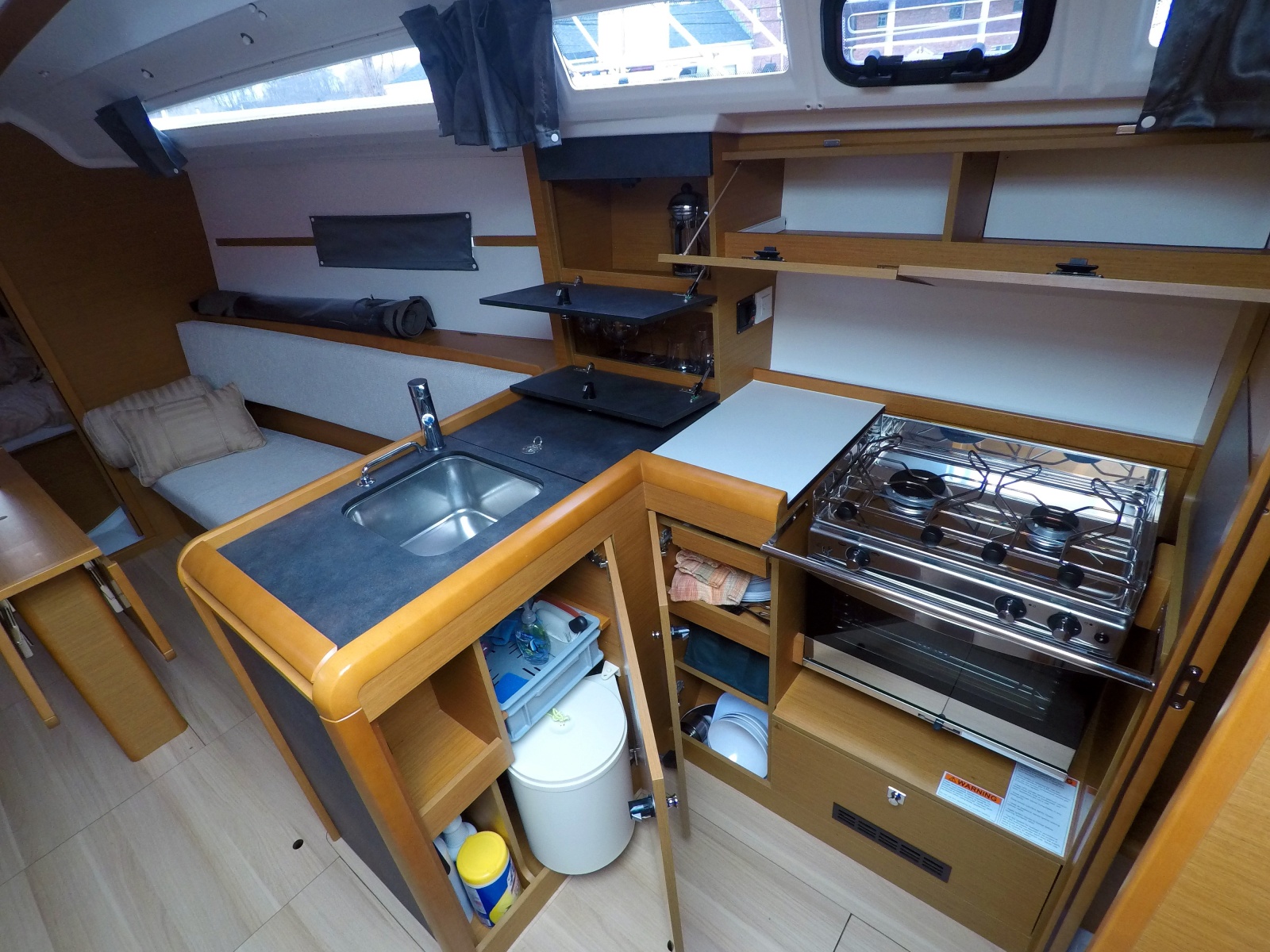 2015 Jeanneau Sun Odyssey 349