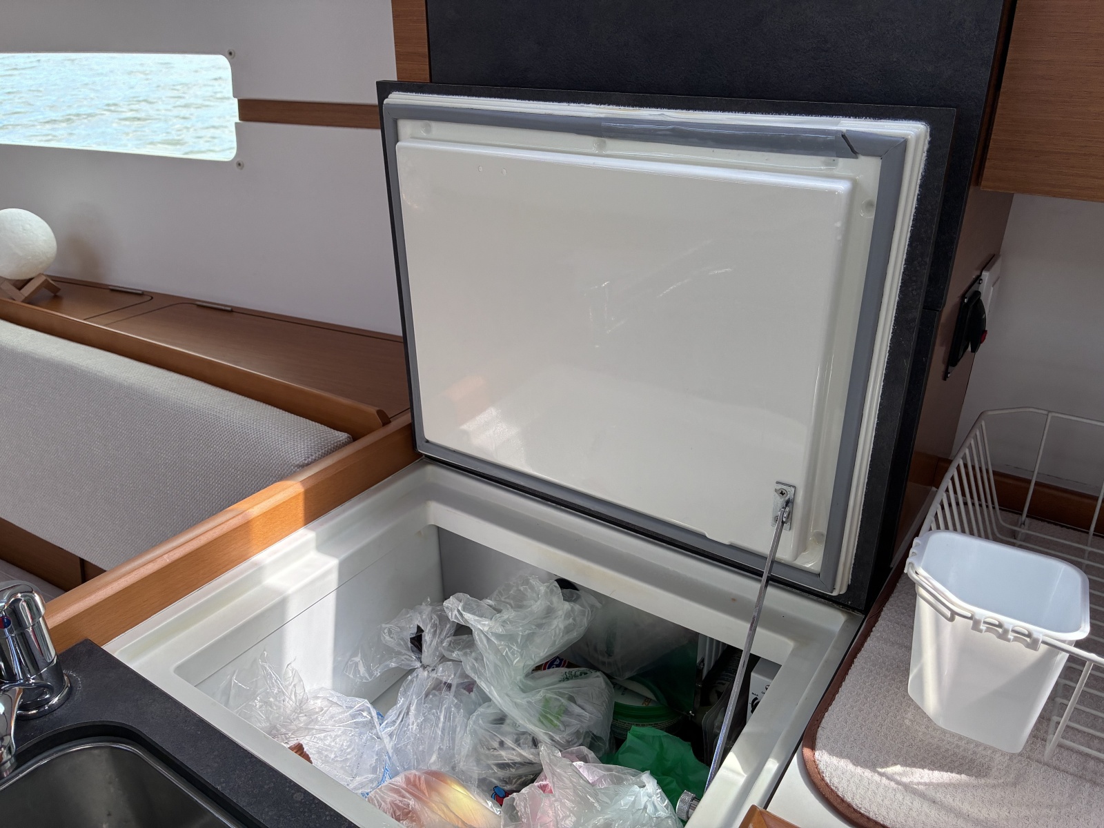 2015 Jeanneau Sun Odyssey 349