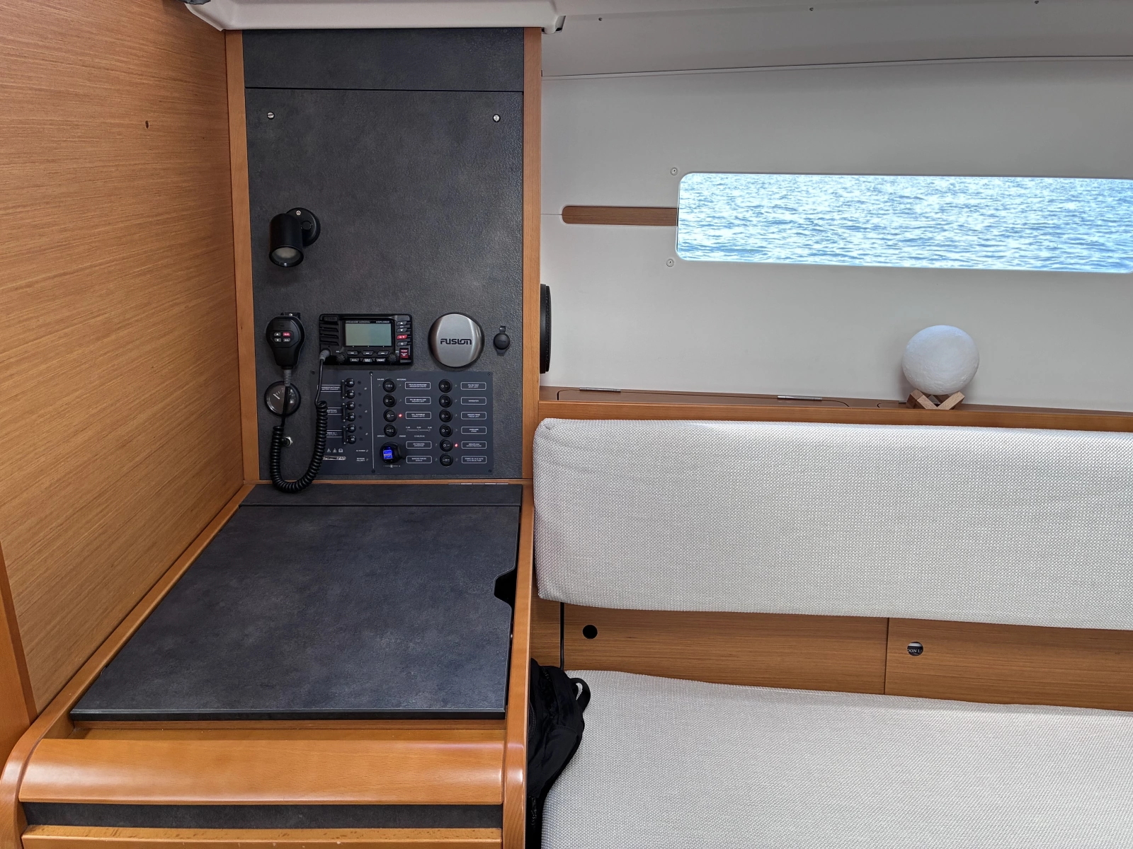 2015 Jeanneau Sun Odyssey 349