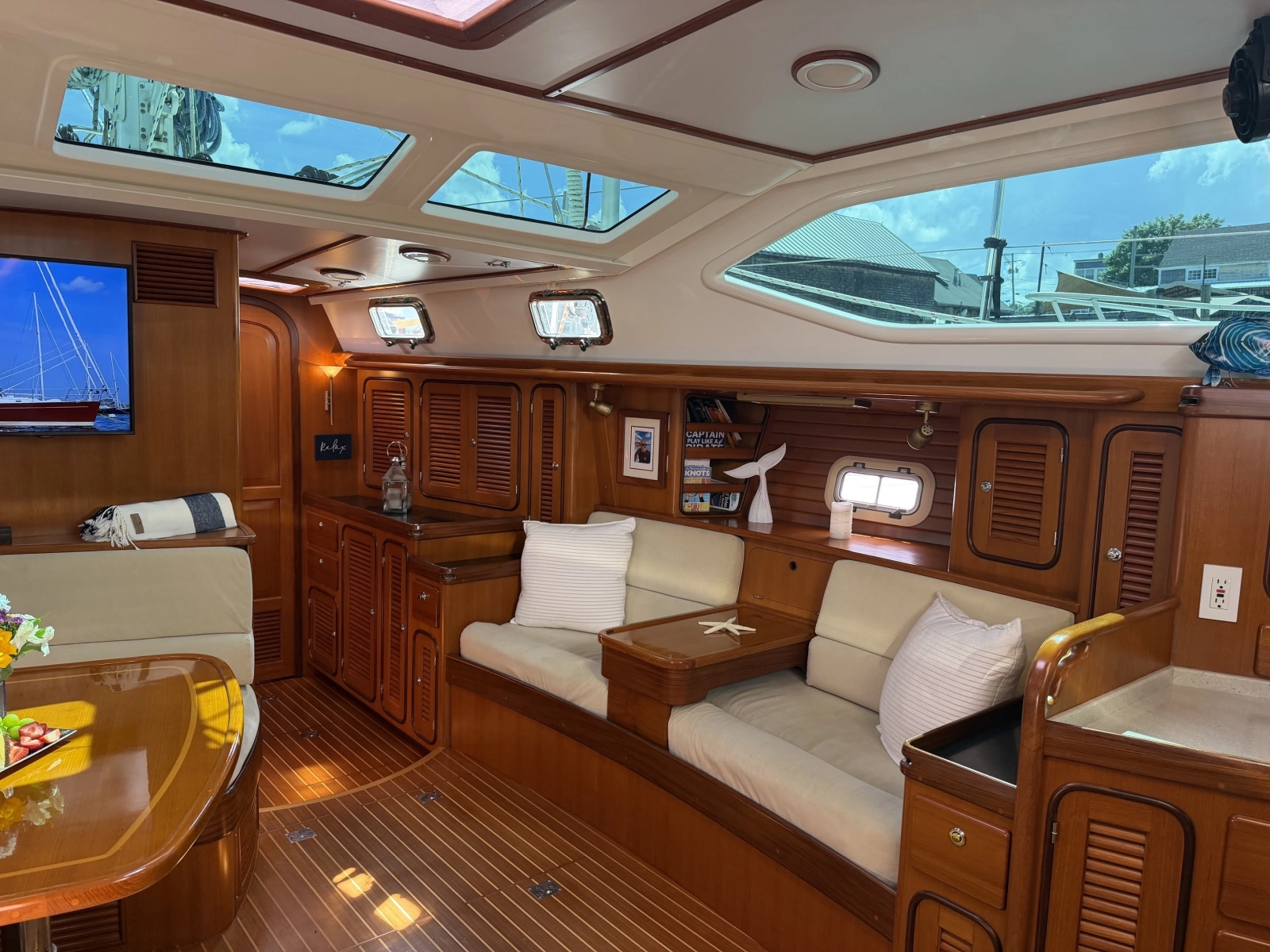 2008 Passport 515 Center Cockpit