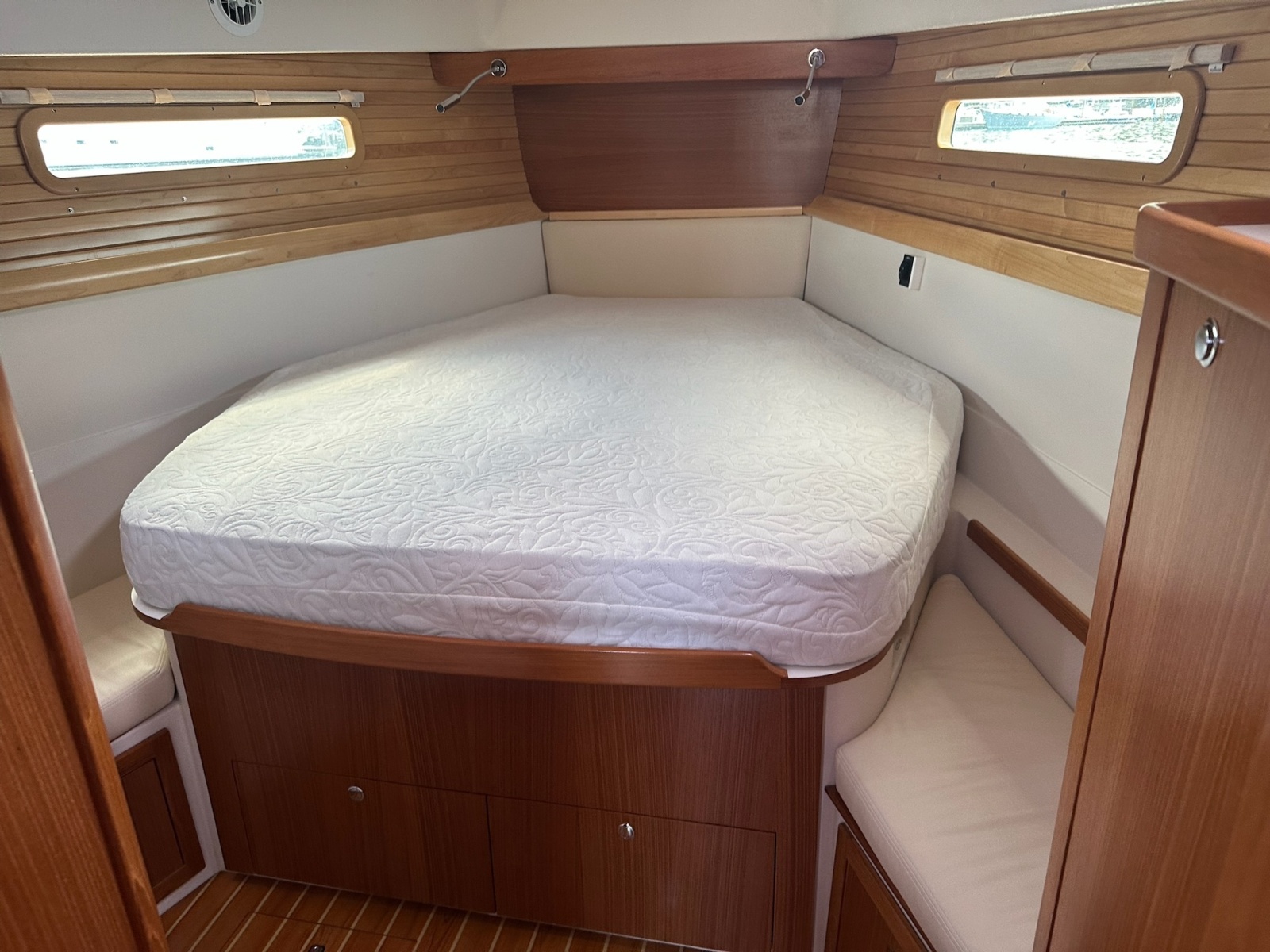 2020 Catalina 425