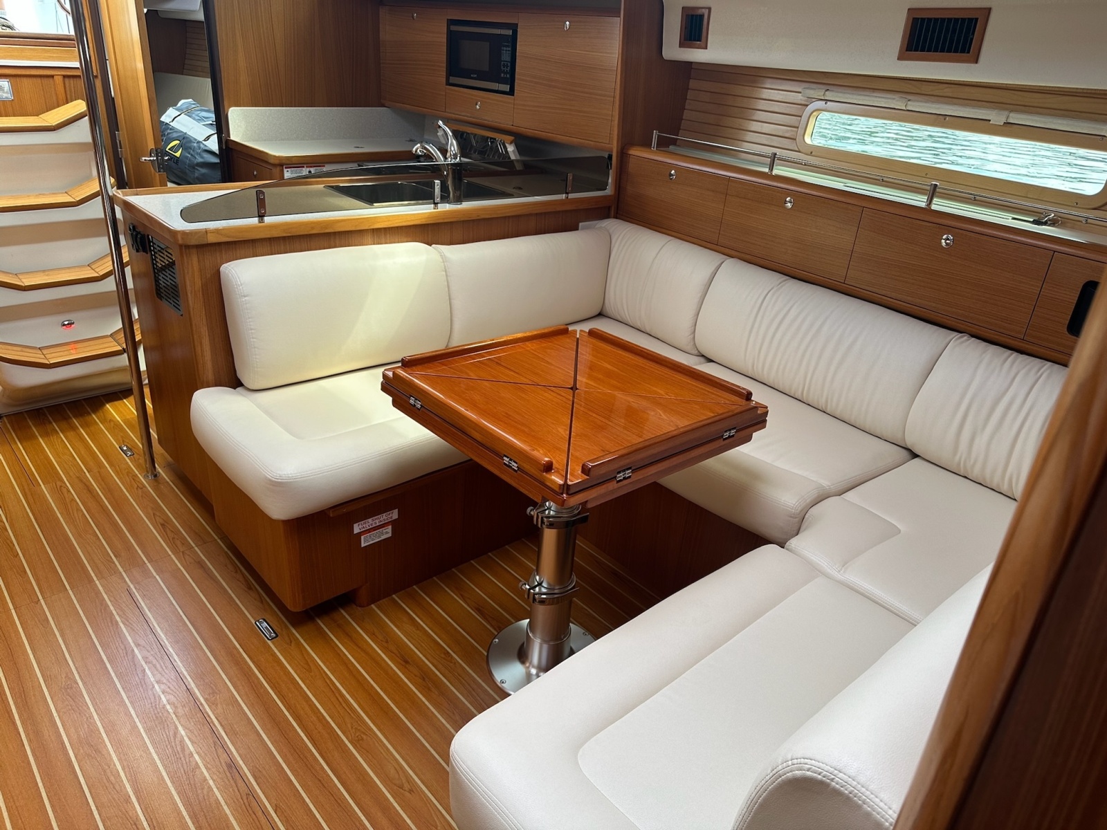 2020 Catalina 425