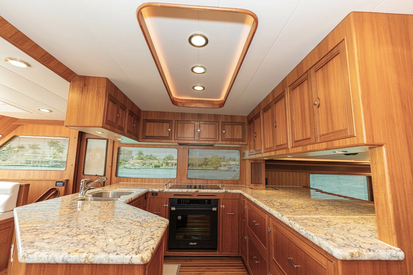 2020 Marlow Explorer 70E-CB