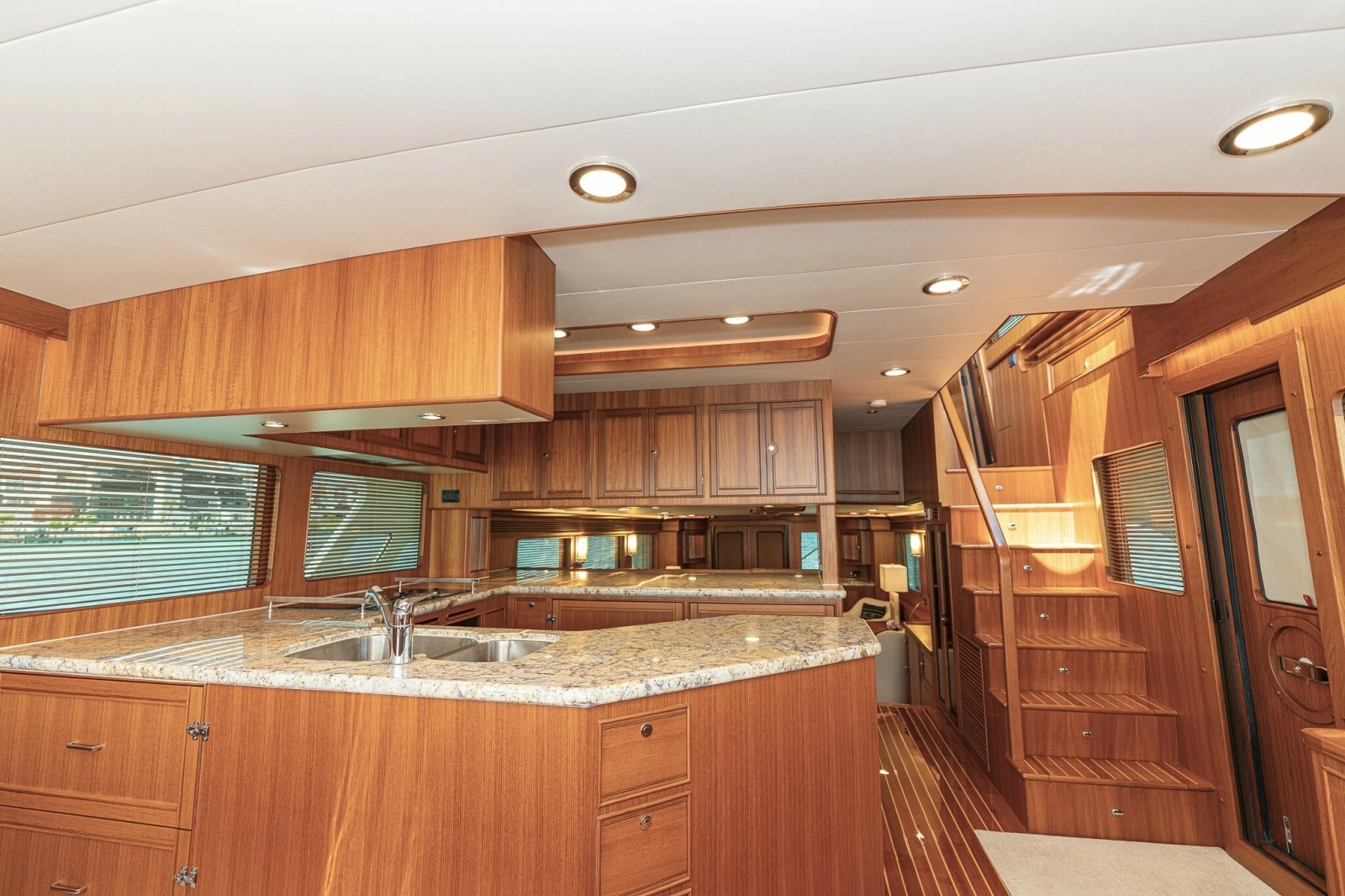 2020 Marlow Explorer 70E-CB