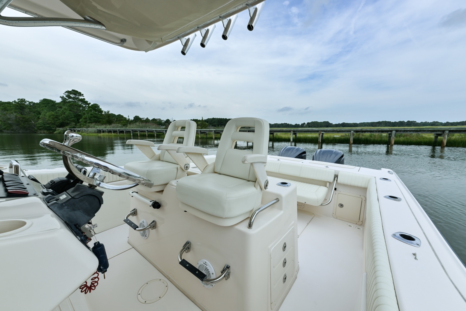 2008 Grady-White 306 Bimini