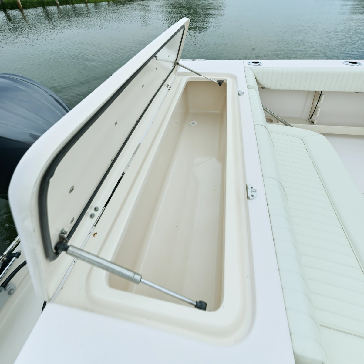 2008 Grady-White 306 Bimini