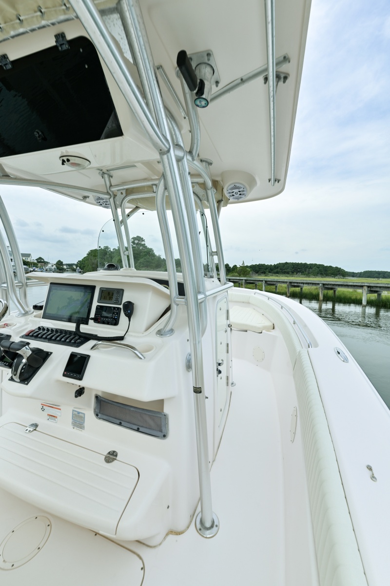 2008 Grady-White 306 Bimini