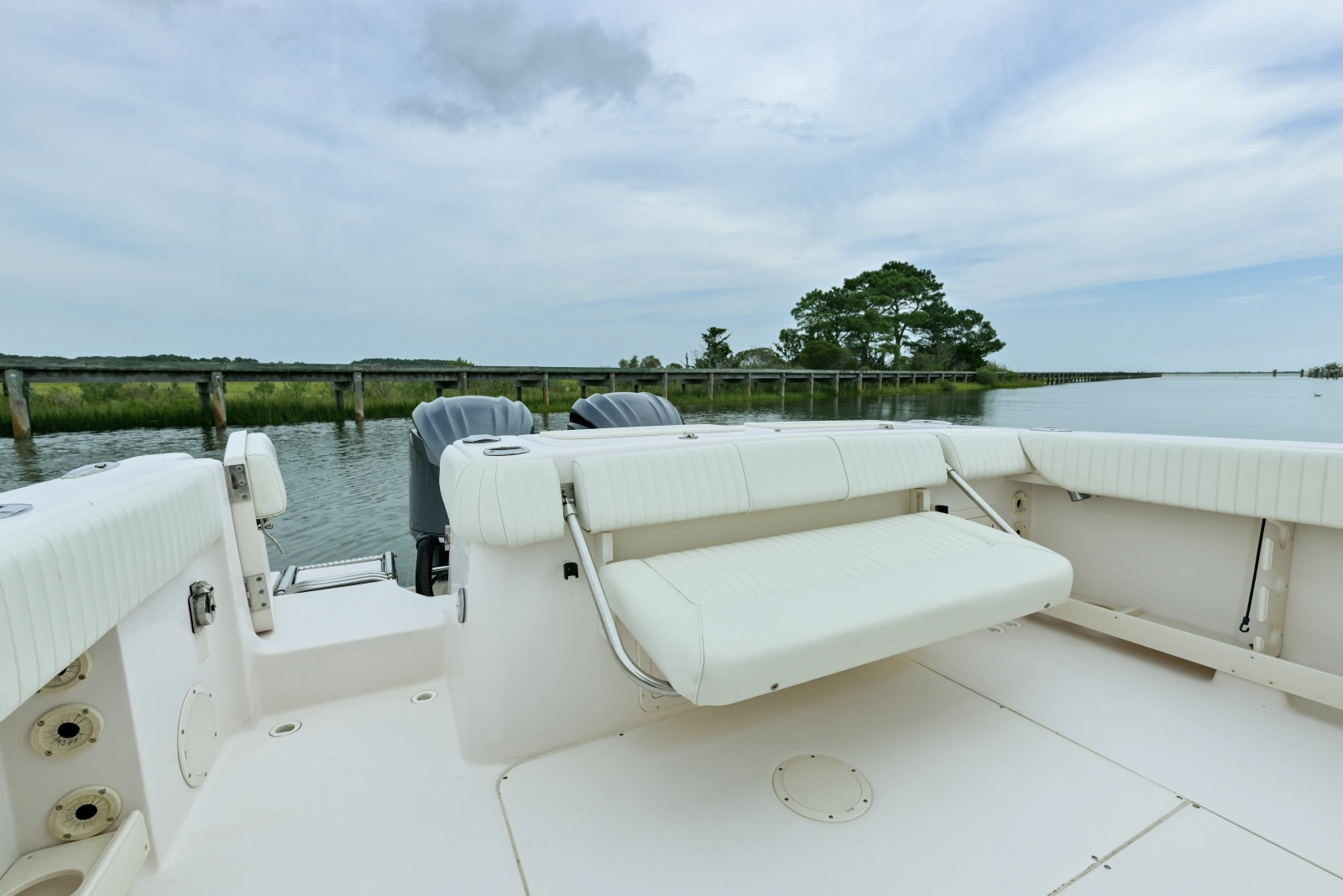 2008 Grady-White 306 Bimini