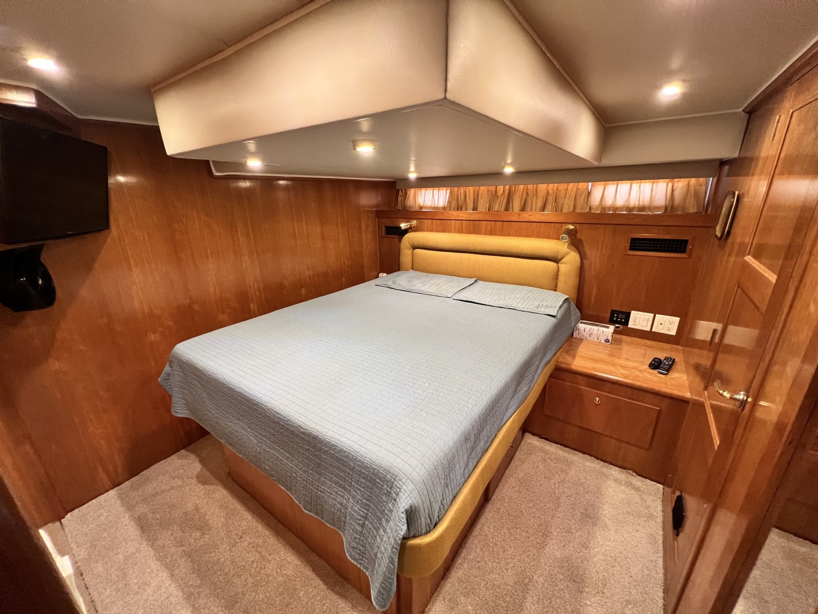 2004 Navigator 4400