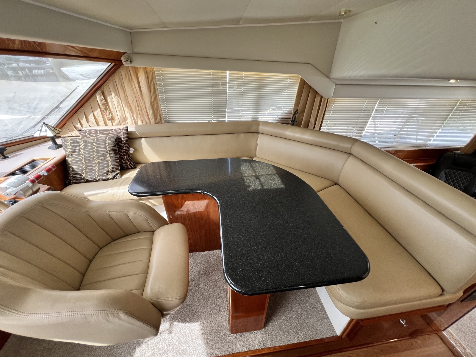 2004 Navigator 4400
