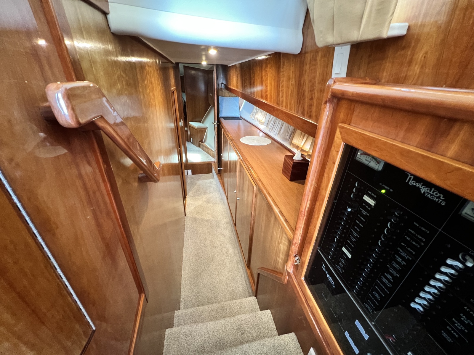 2004 Navigator 4400
