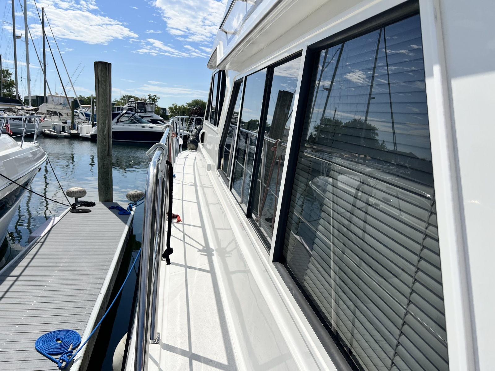 2004 Navigator 4400