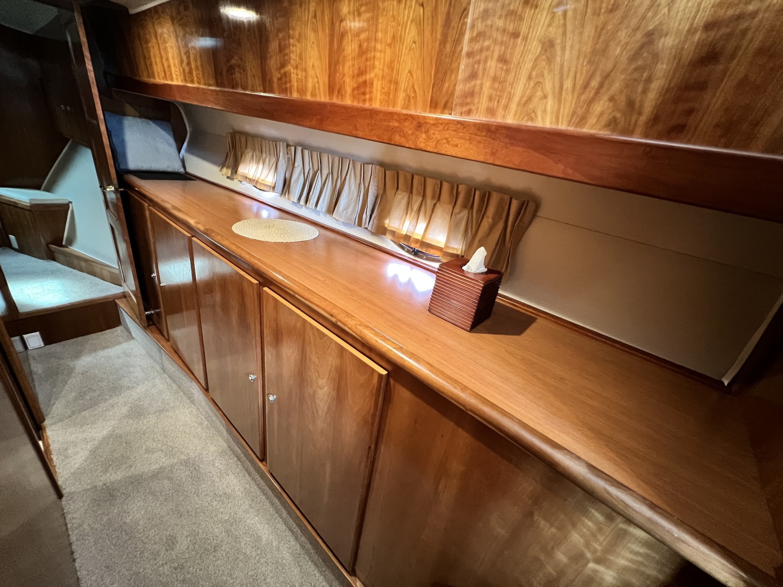 2004 Navigator 4400