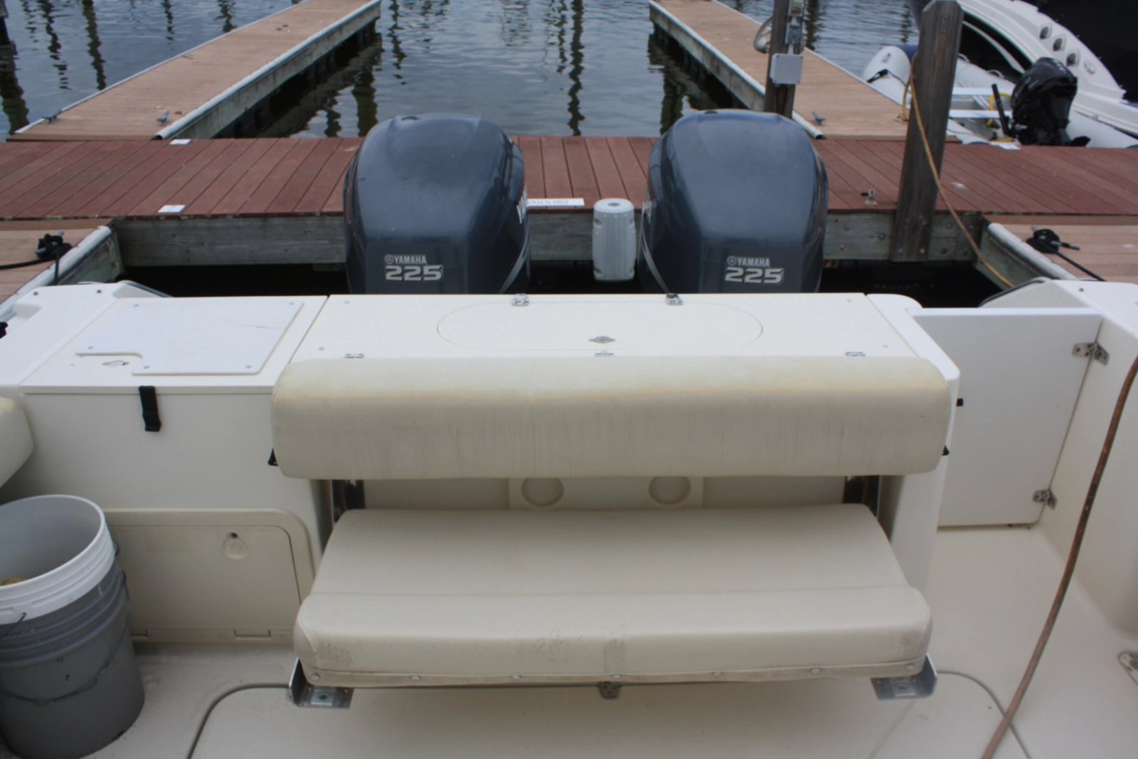 2003 Pursuit 3070 Express
