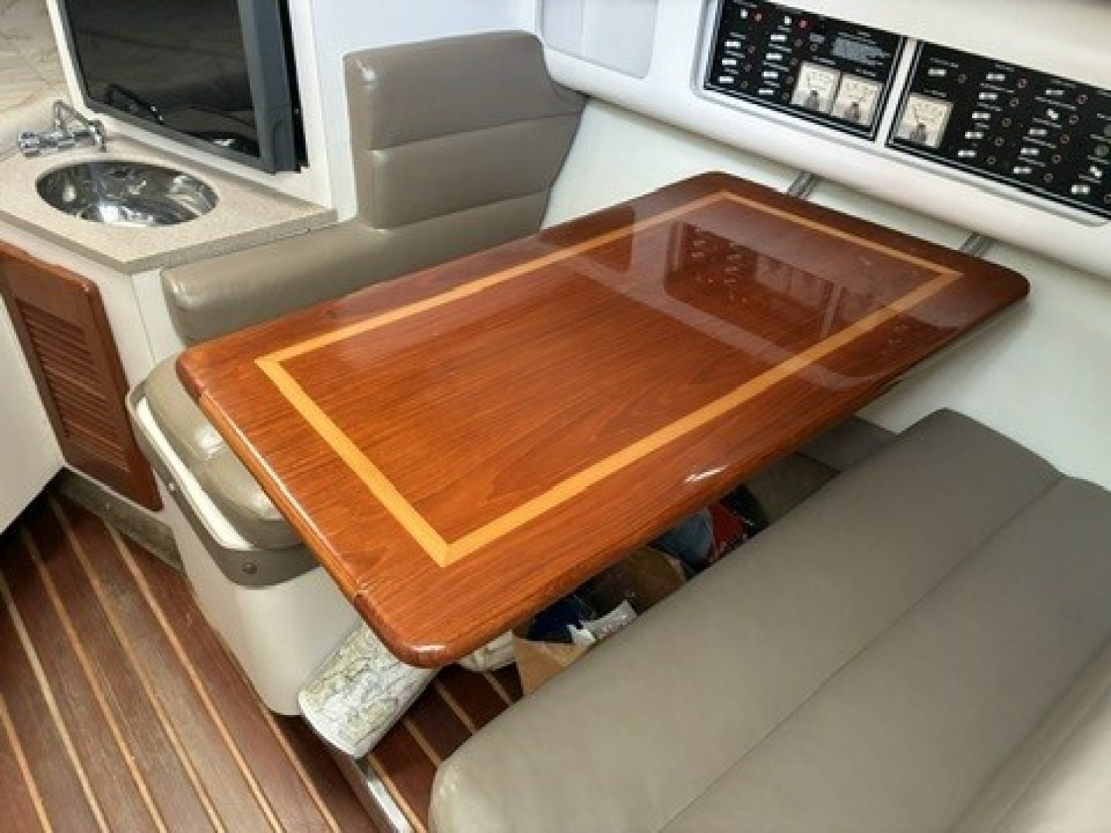 2003 Pursuit 3070 Express