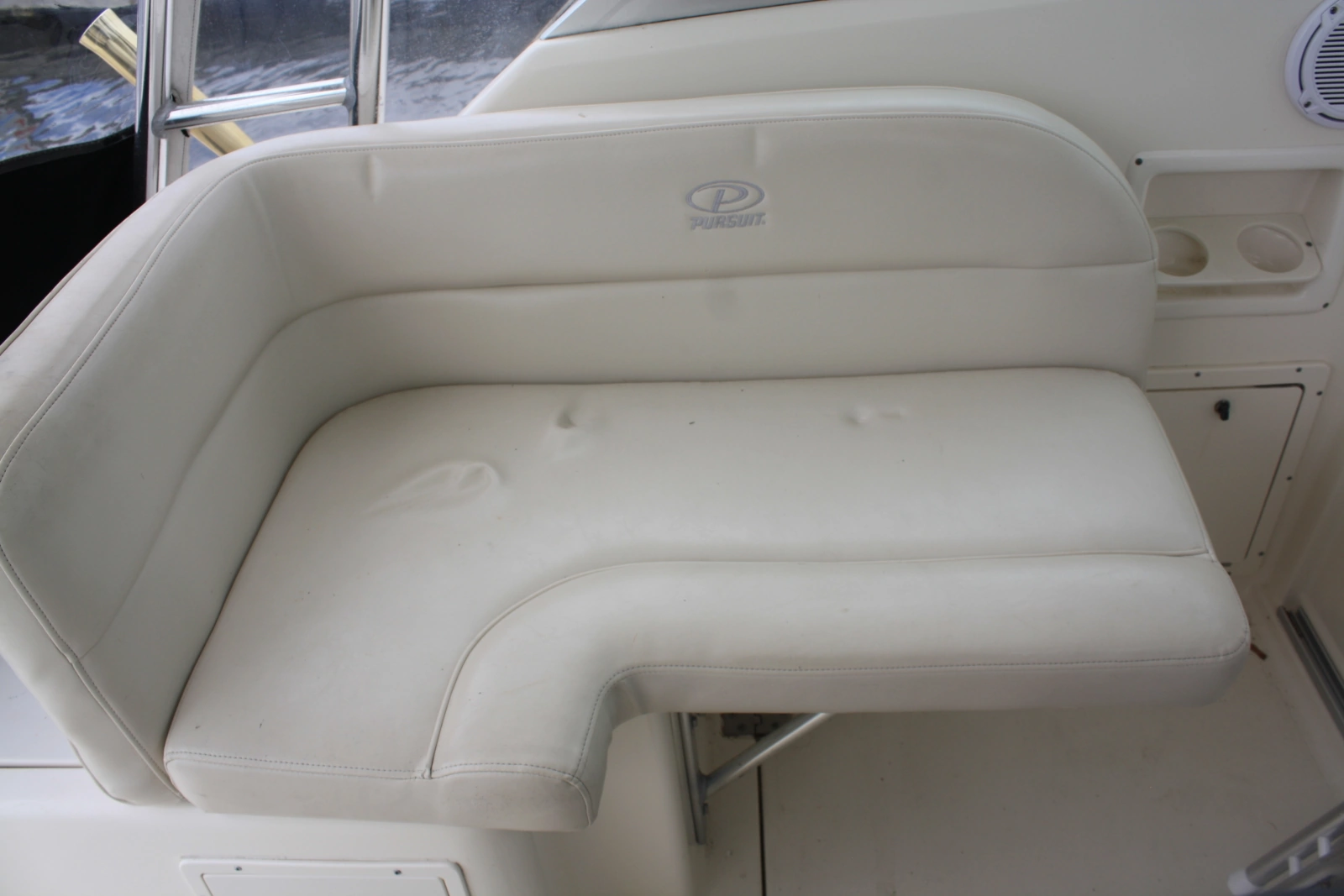 2003 Pursuit 3070 Express