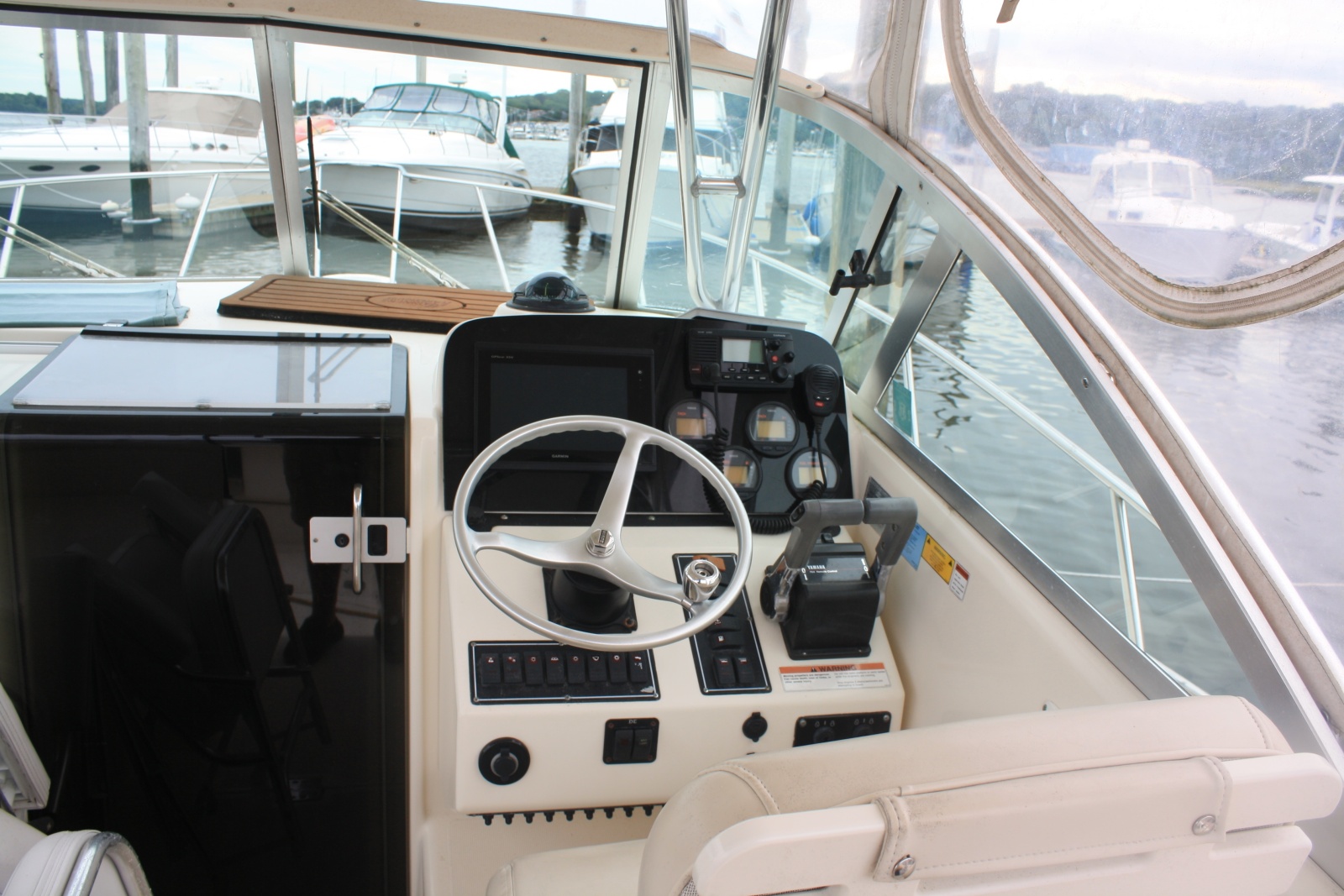 2003 Pursuit 3070 Express