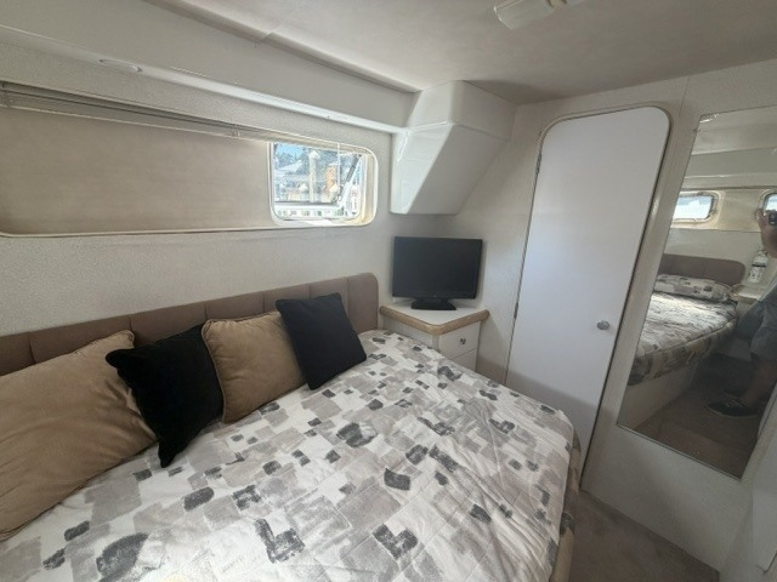 Aft stateroom looking port