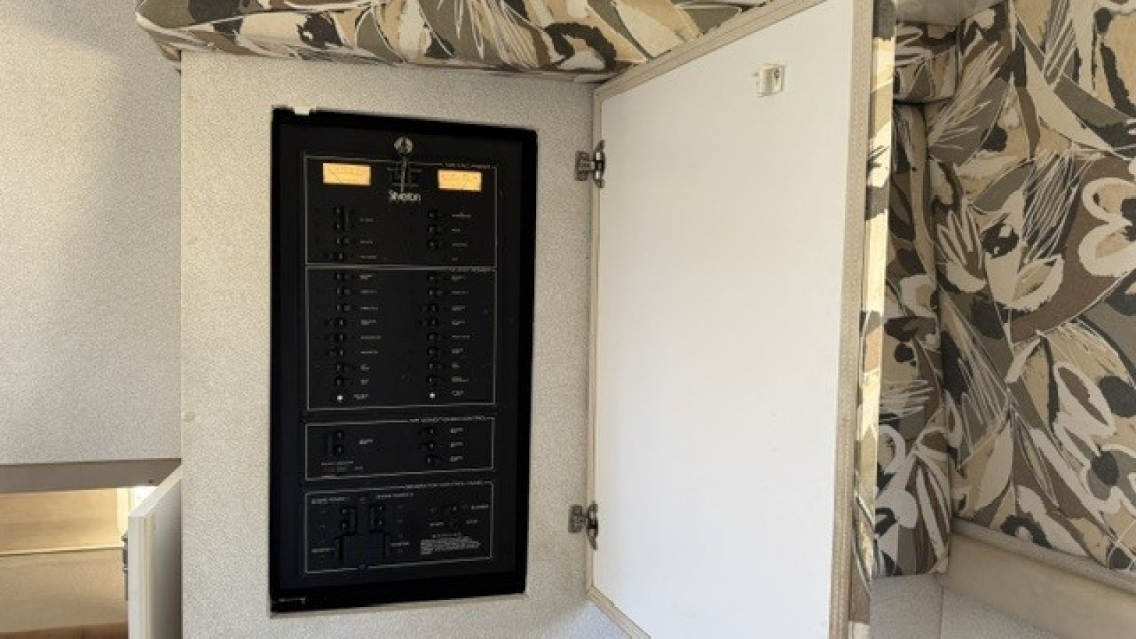 Salon breaker panel