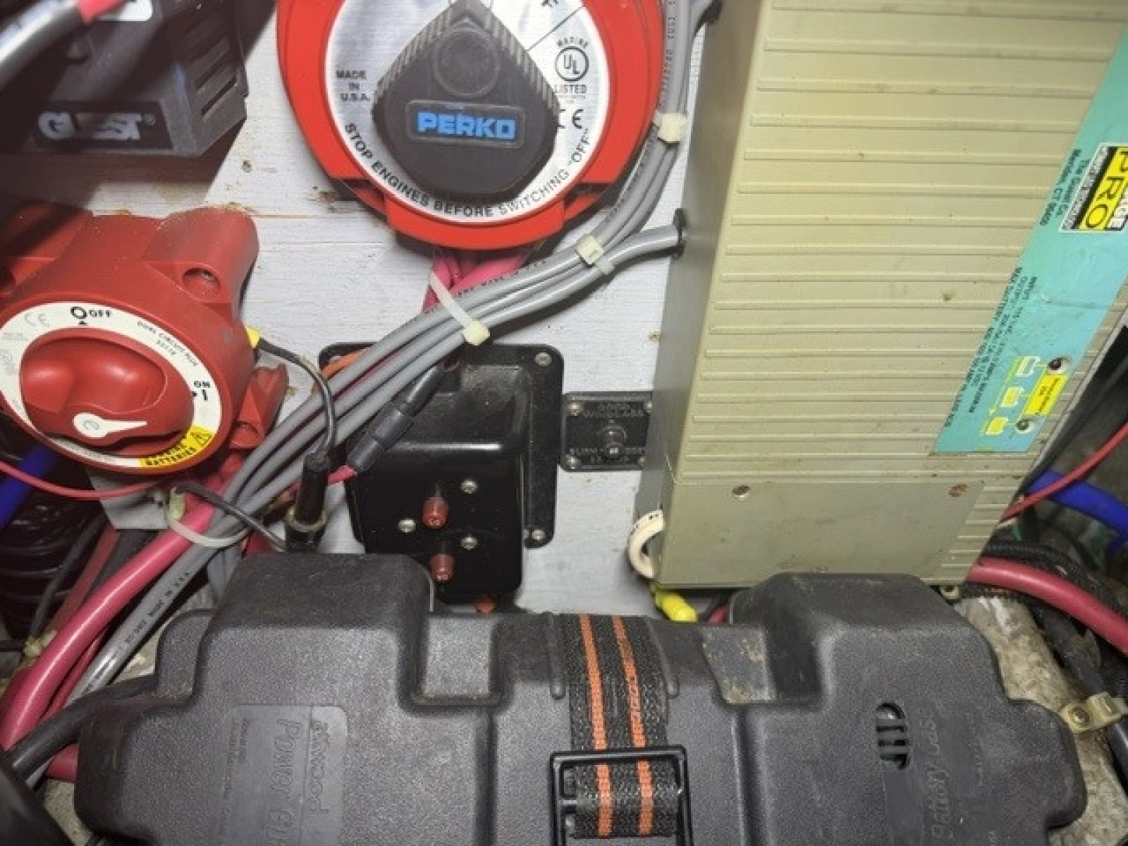 Guest battery charger