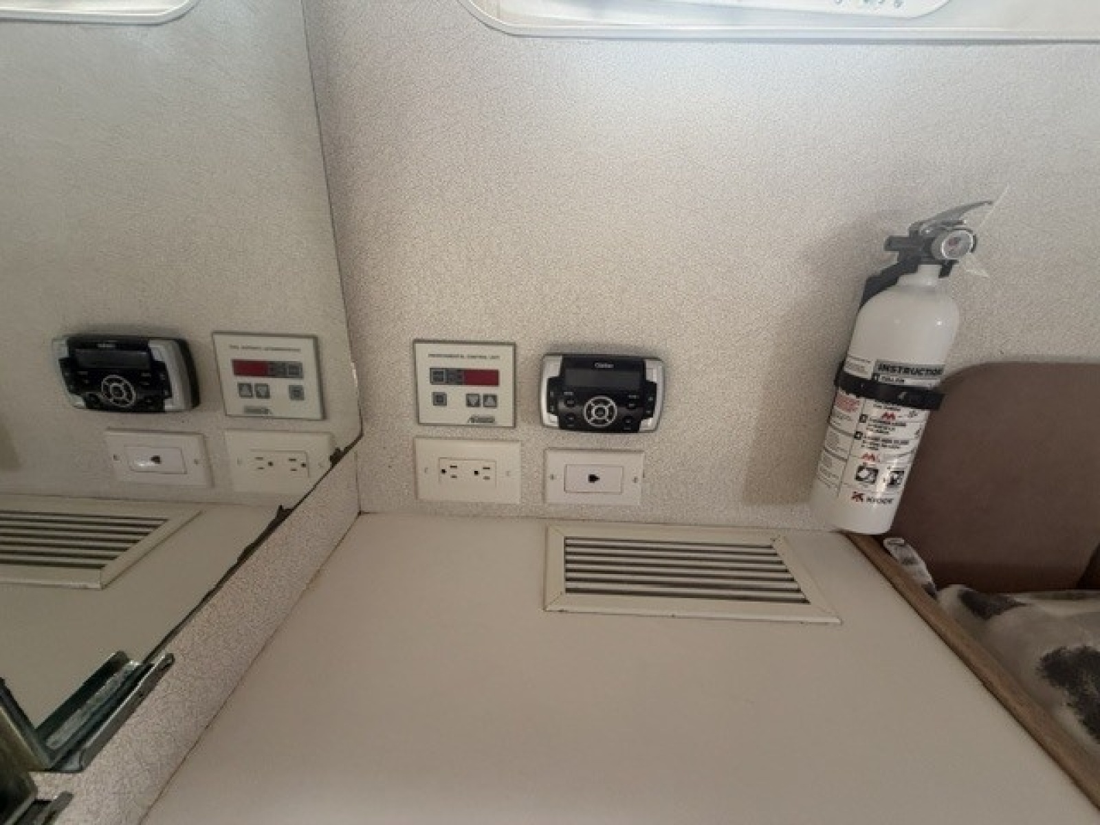 Aft stateroom controls