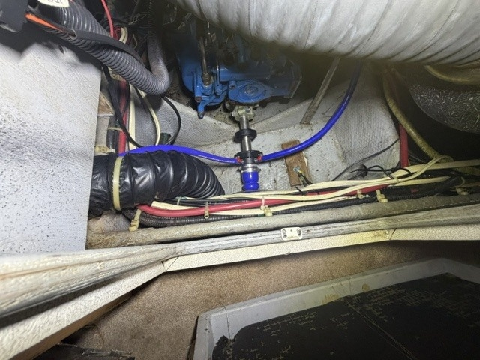 Port shaft seal