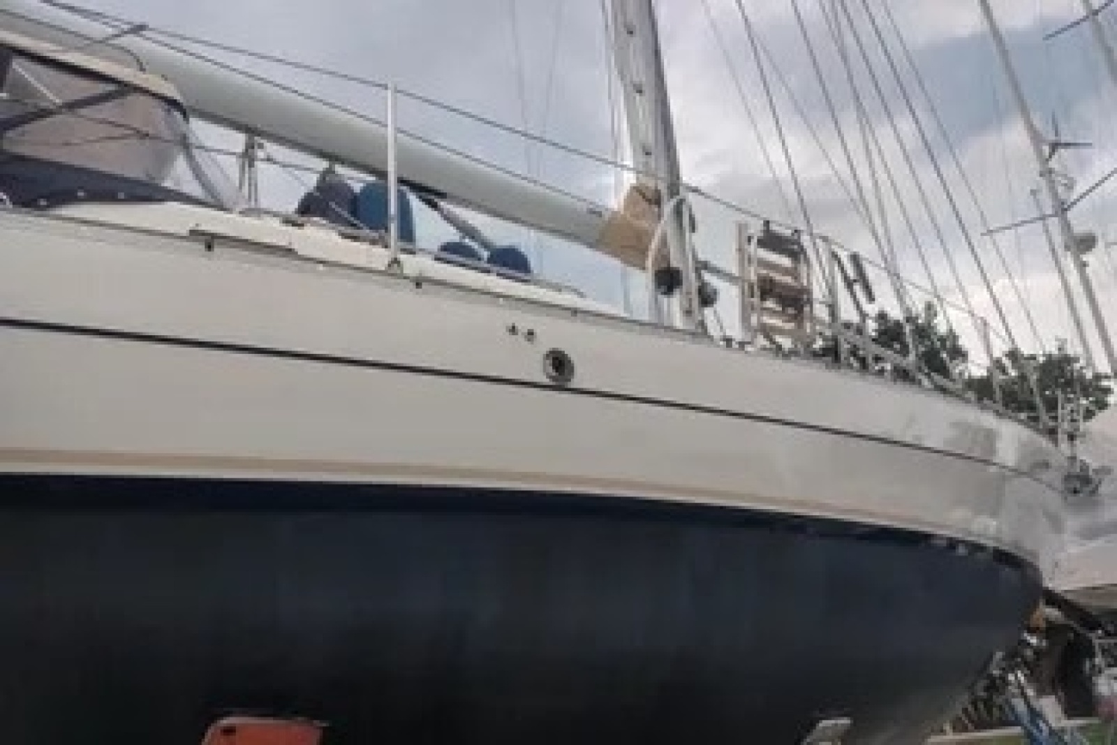 2011 Reliance 44