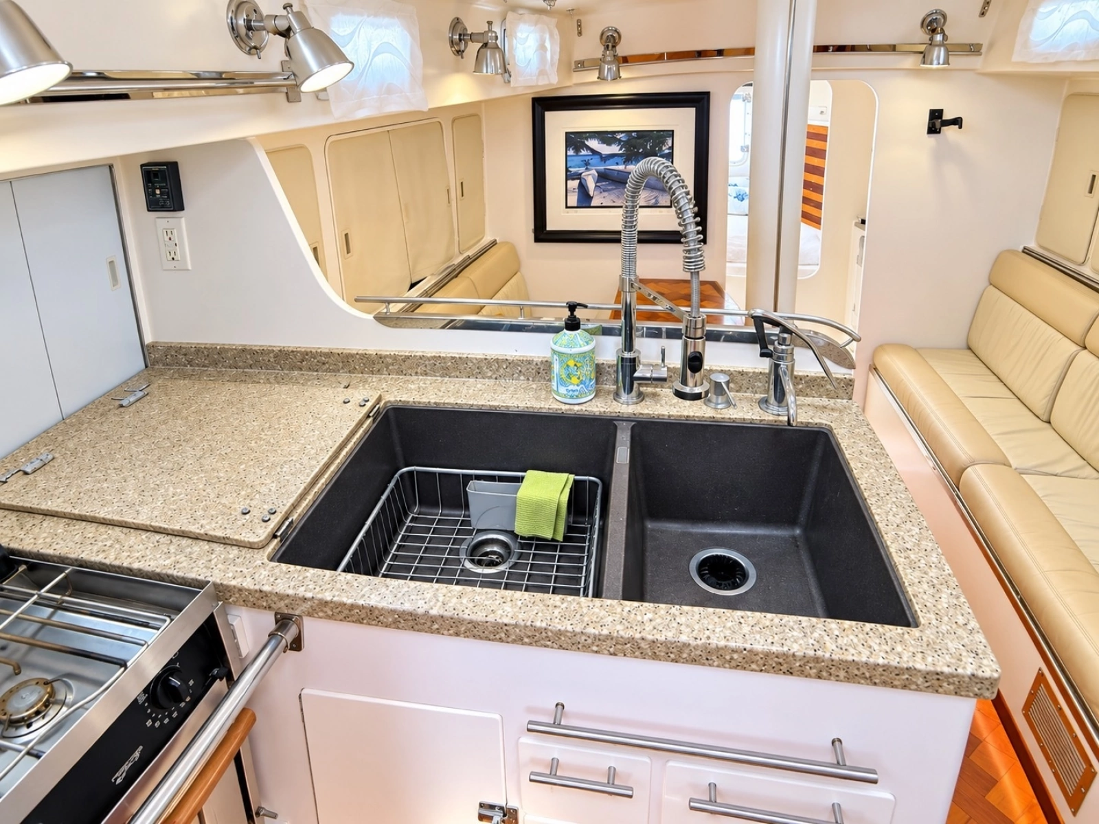 2011 Reliance 44
