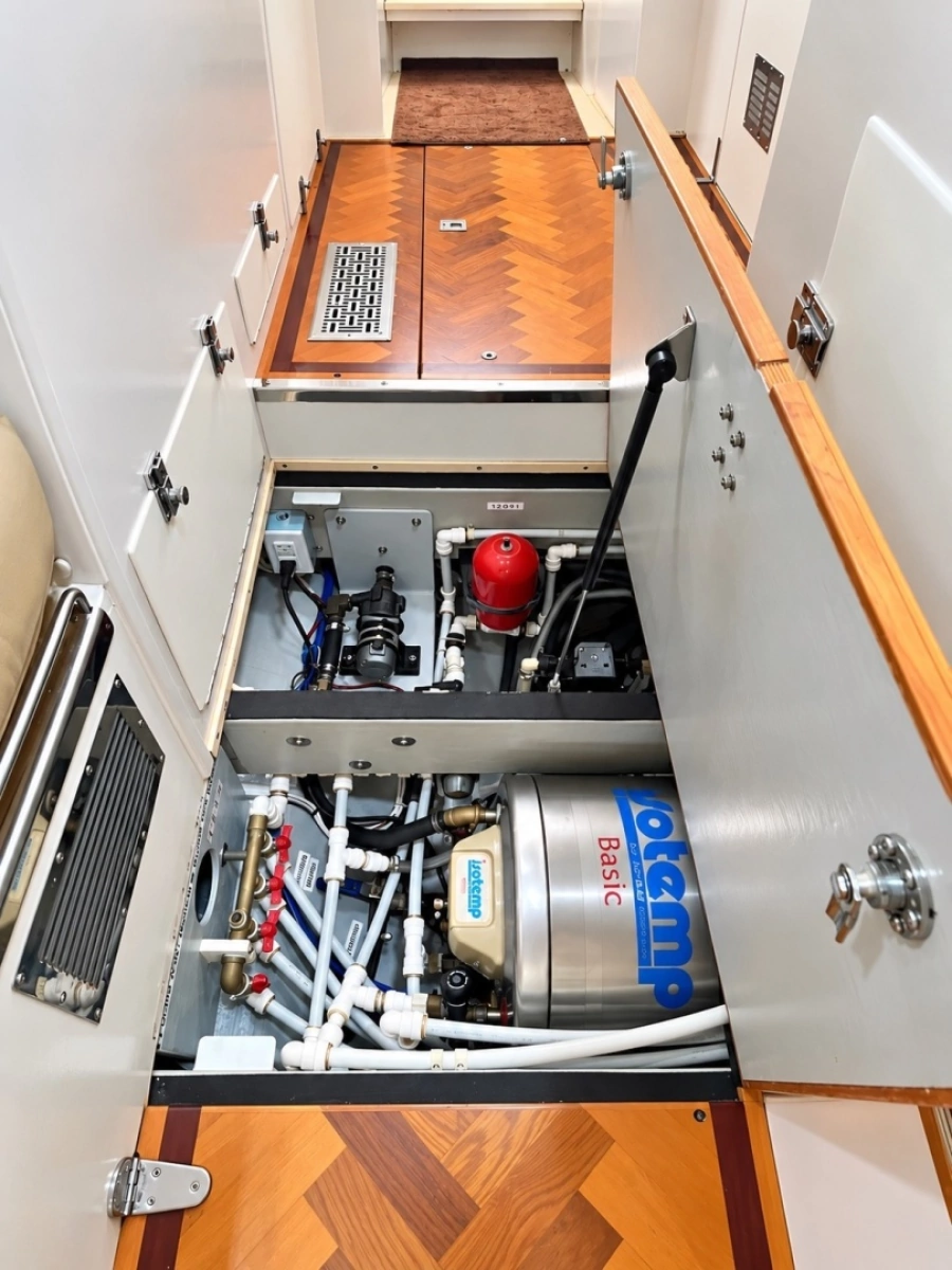 2011 Reliance 44