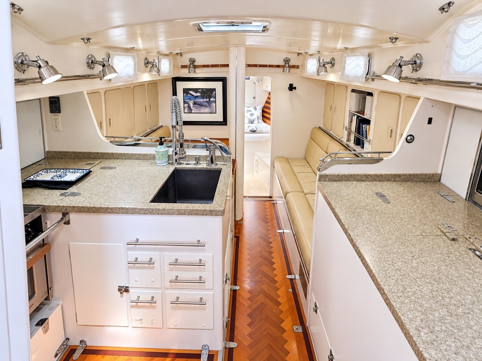 2011 Reliance 44