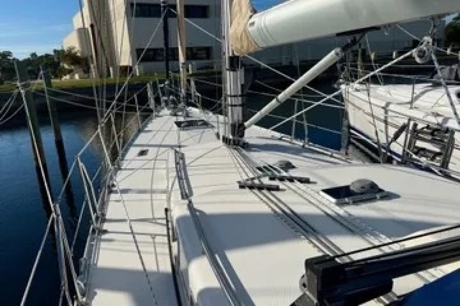 2011 Reliance 44