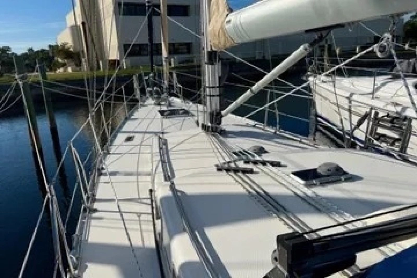 2011 Reliance 44
