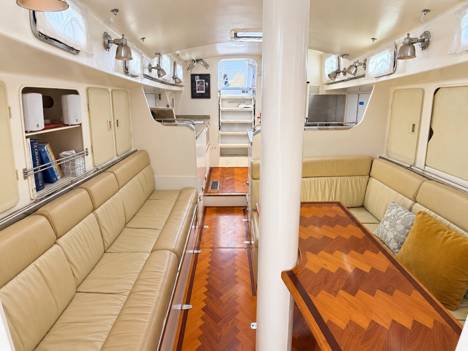 2011 Reliance 44