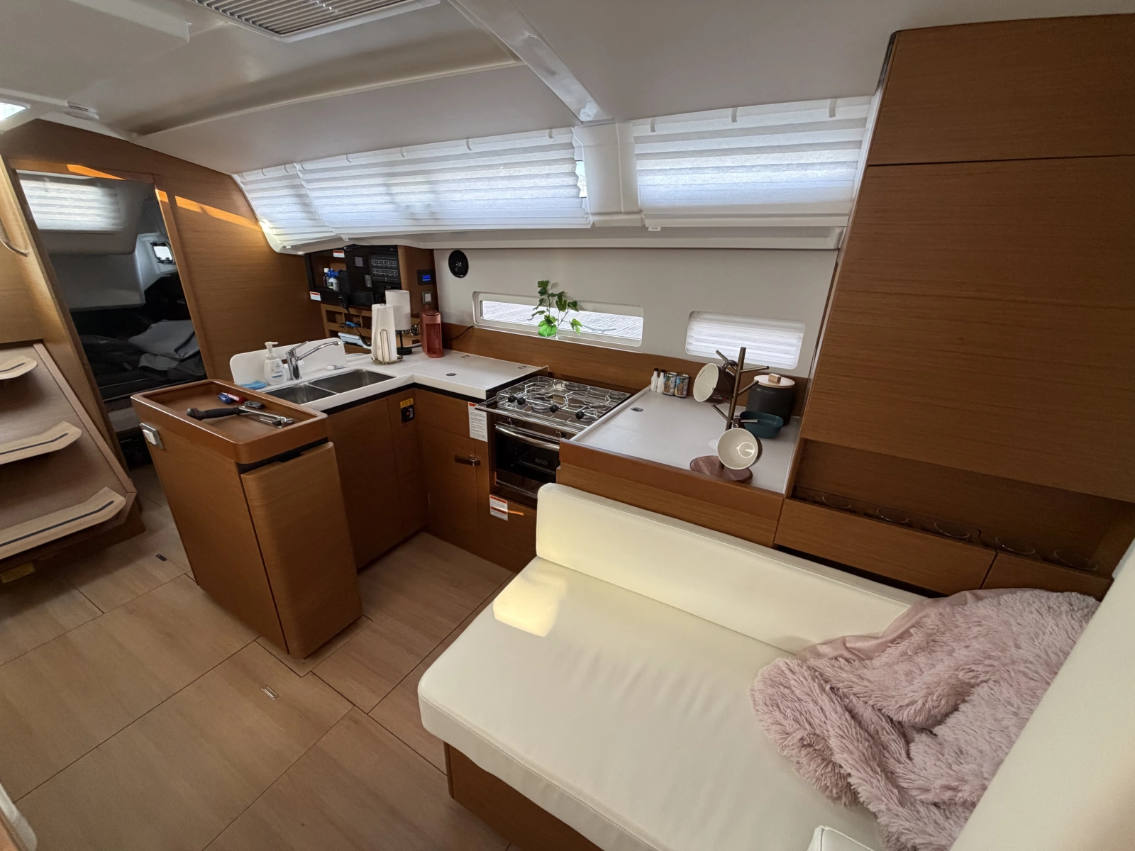 2024 Jeanneau Sun Odyssey 410