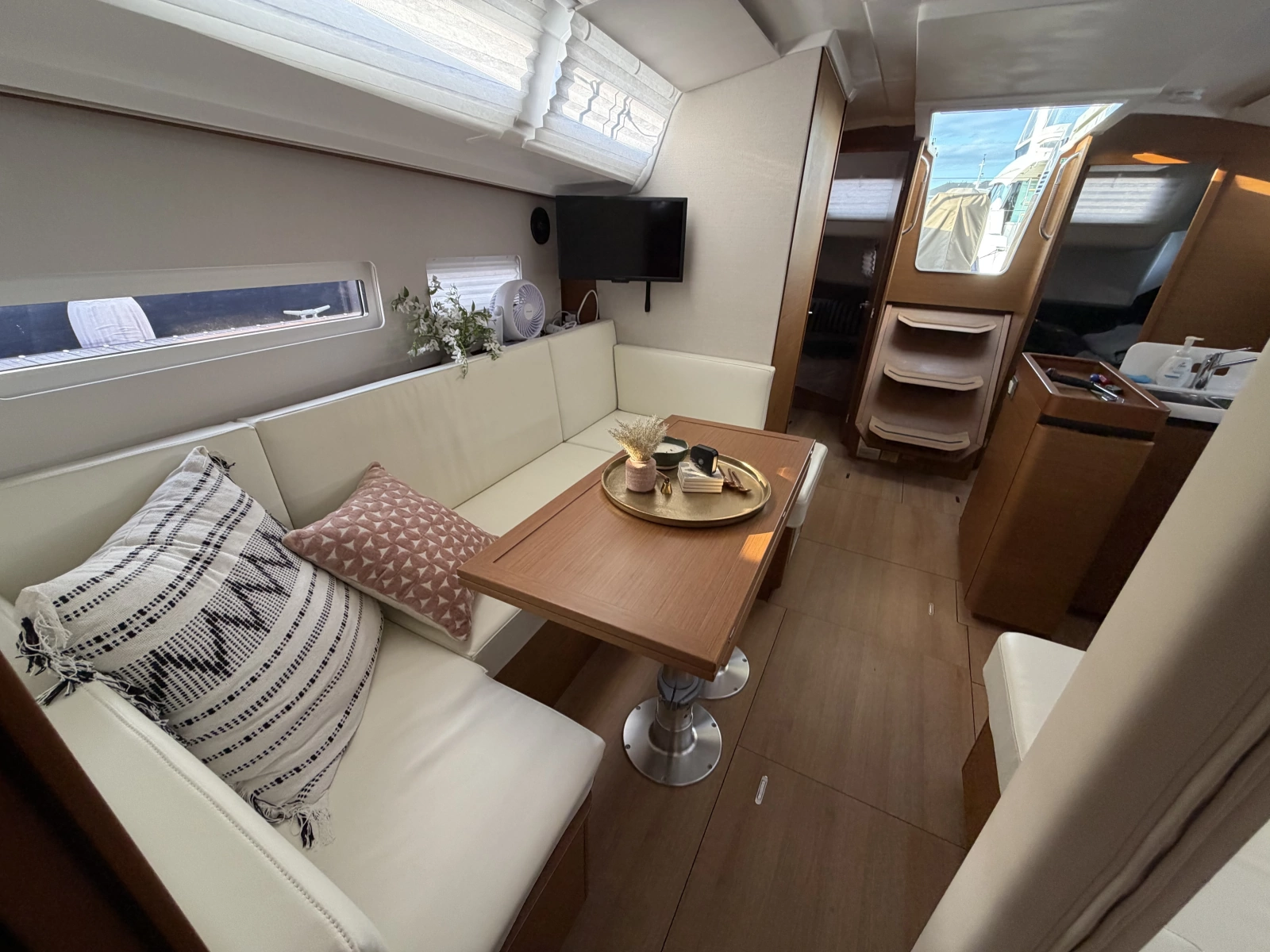 2024 Jeanneau Sun Odyssey 410