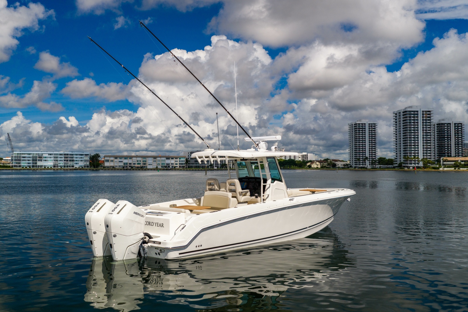 2024 Boston Whaler 330 Outrage