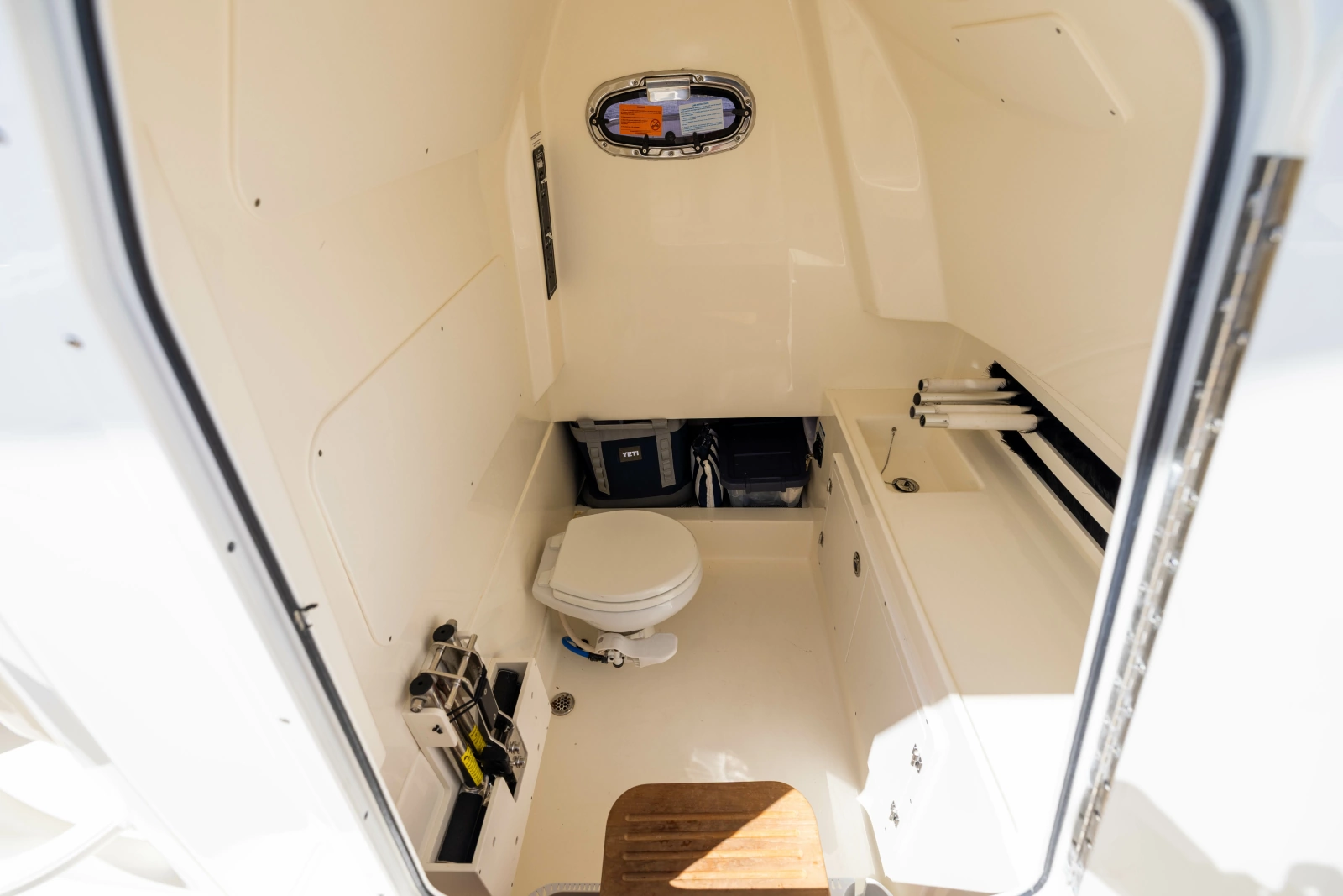 2024 Boston Whaler 330 Outrage