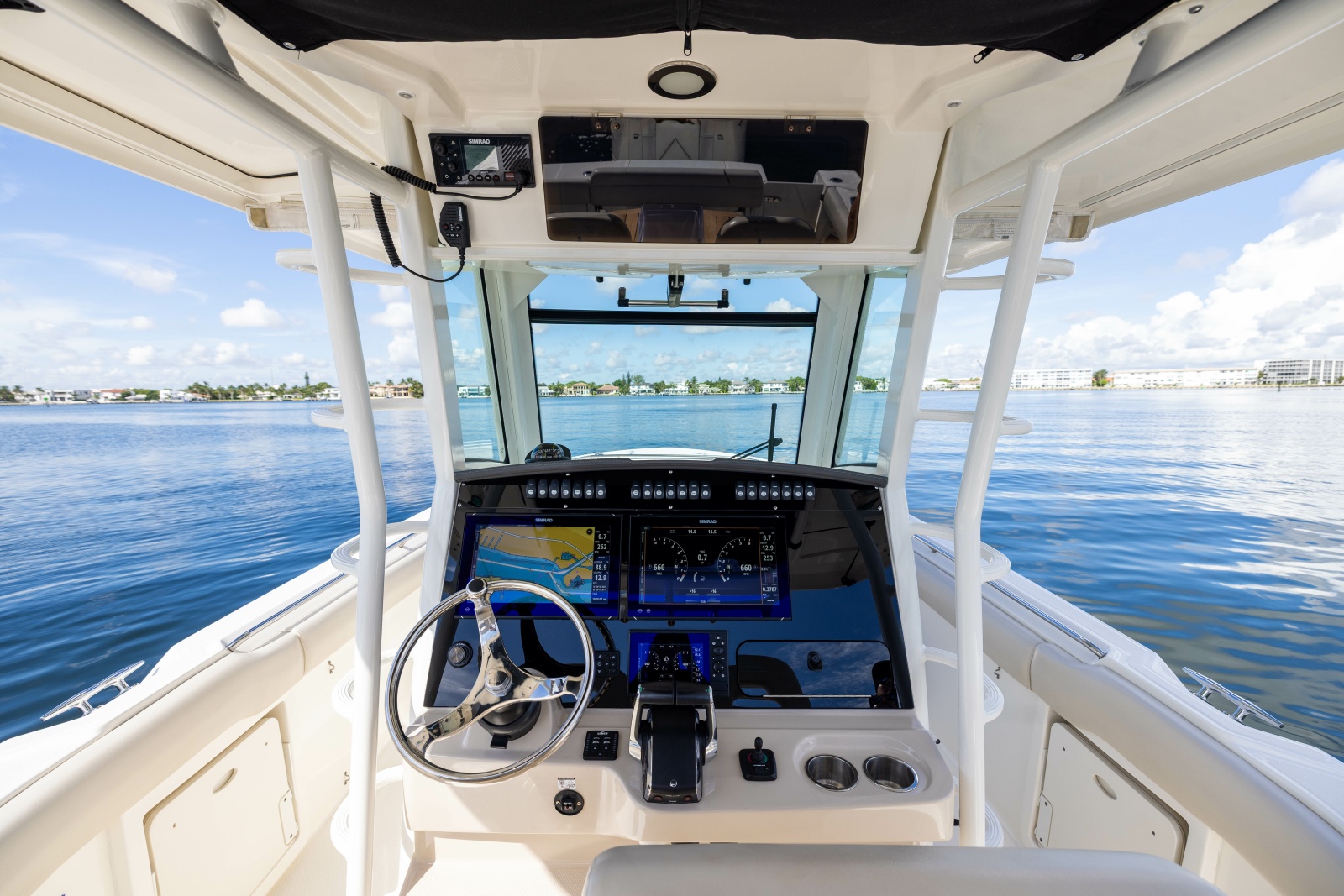 2024 Boston Whaler 330 Outrage