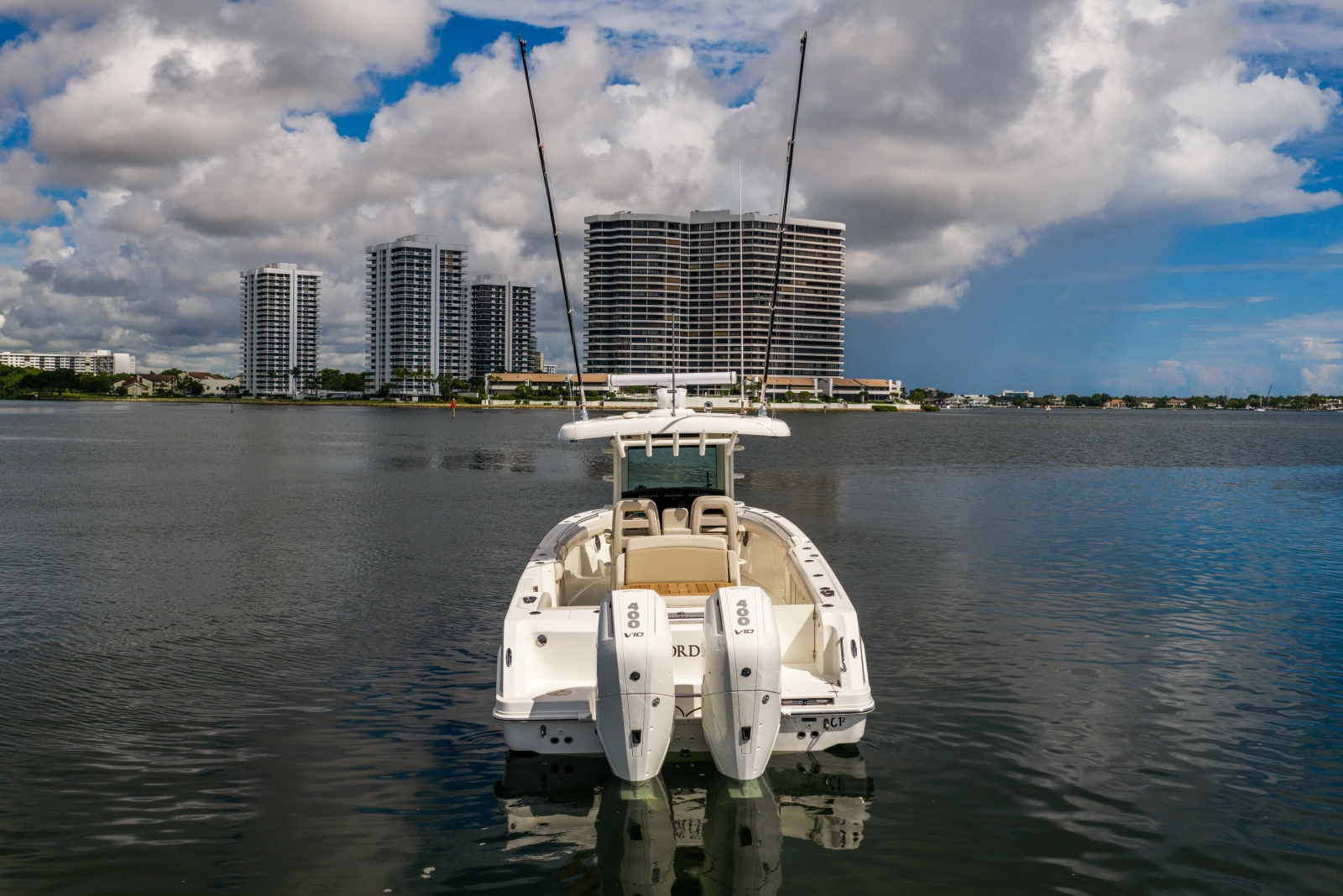 2024 Boston Whaler 330 Outrage