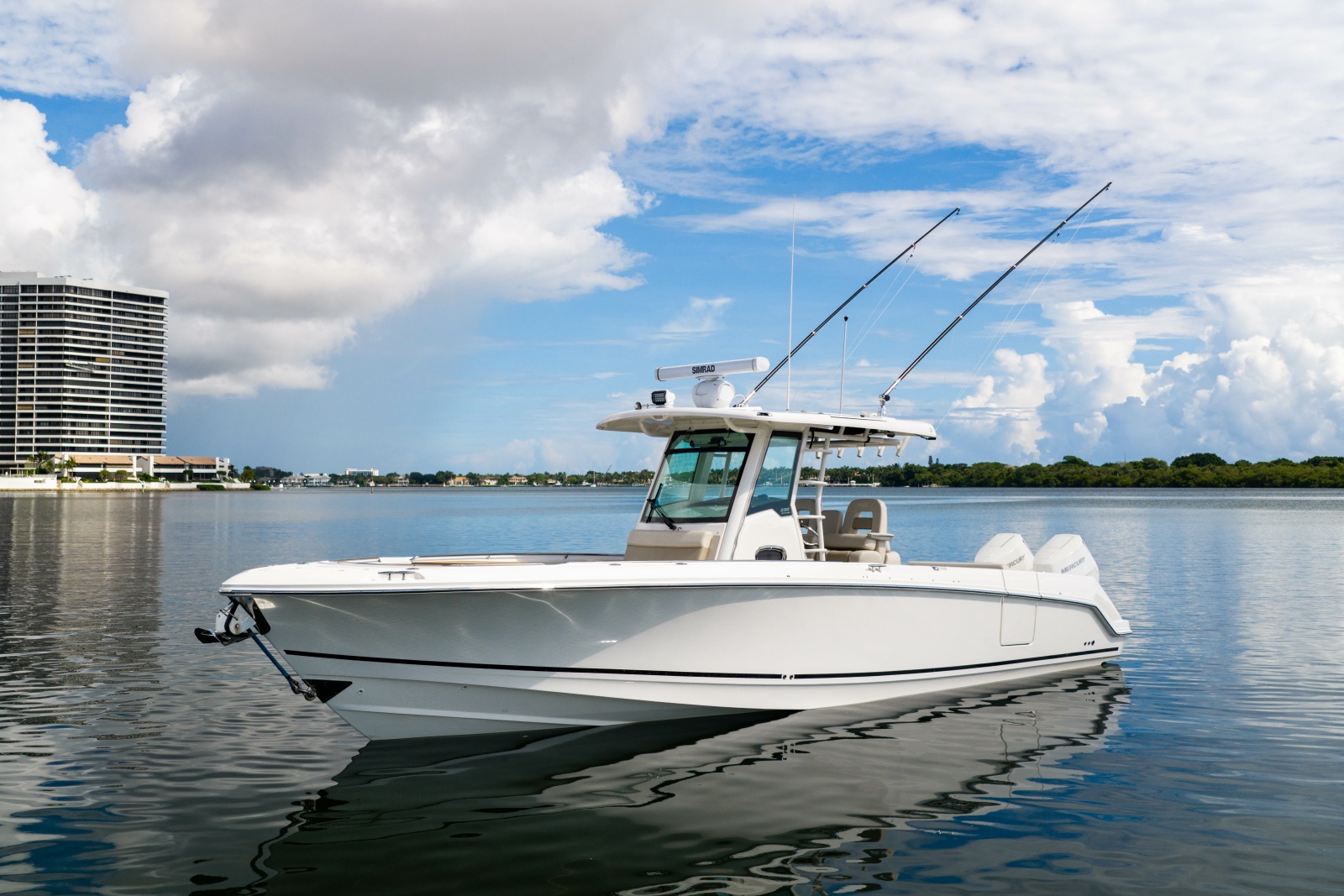 2024 Boston Whaler 330 Outrage