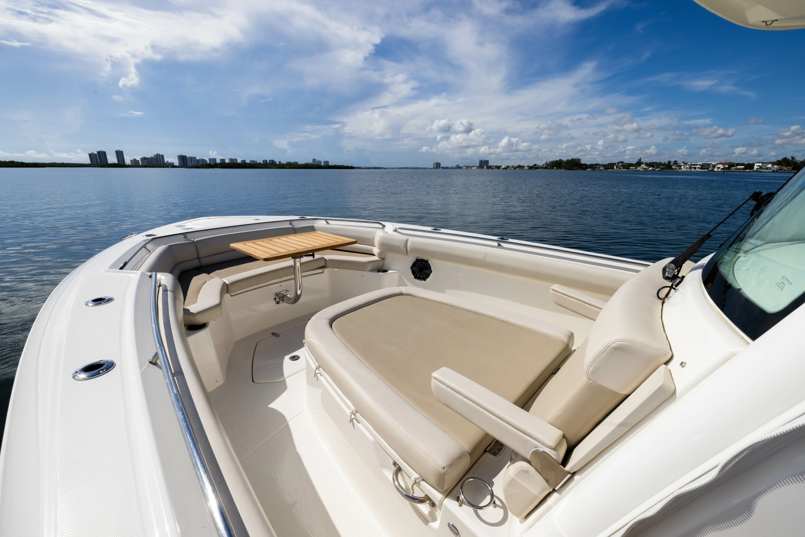 2024 Boston Whaler 330 Outrage