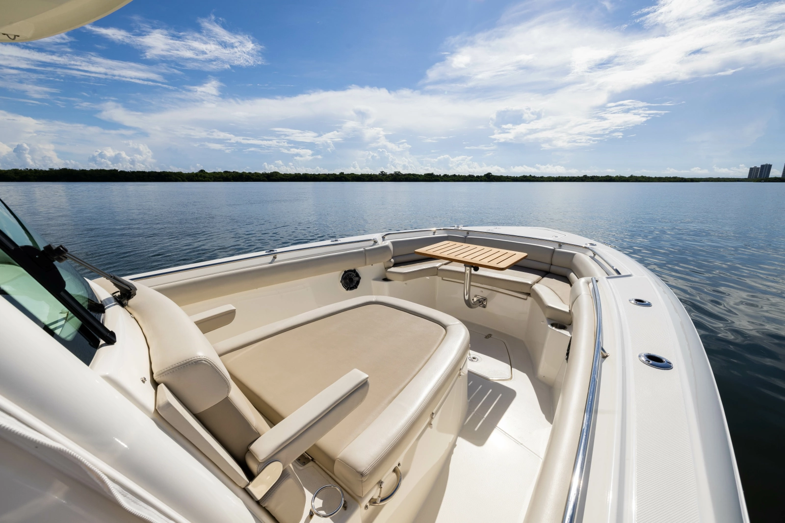 2024 Boston Whaler 330 Outrage
