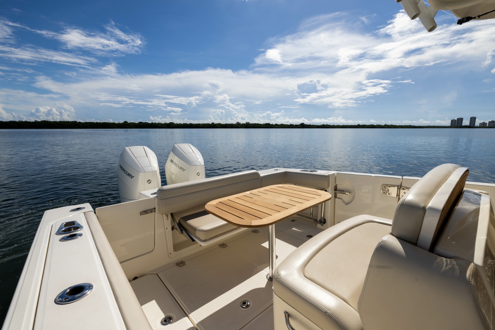 2024 Boston Whaler 330 Outrage