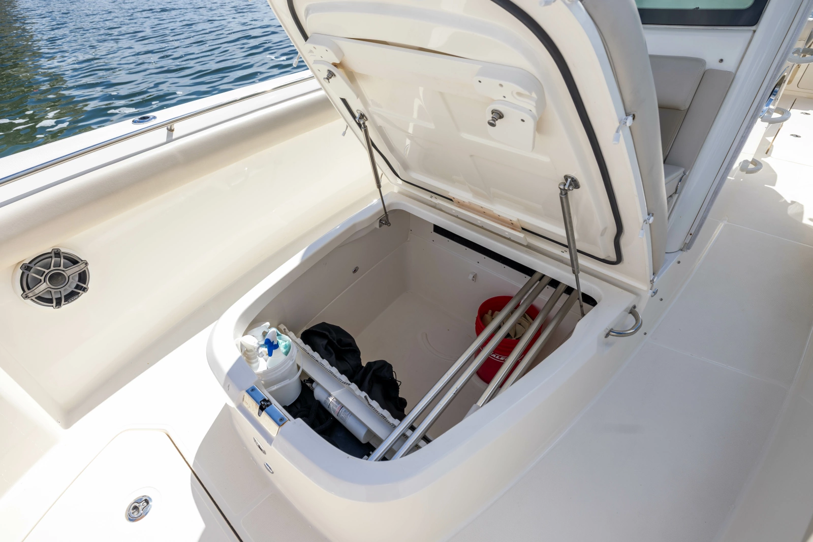 2024 Boston Whaler 330 Outrage