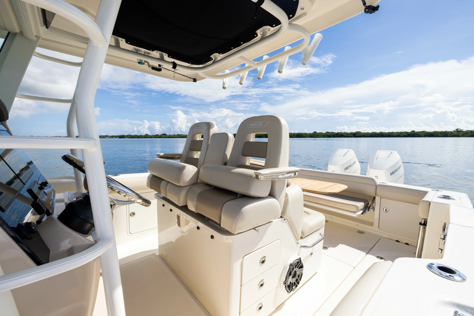 2024 Boston Whaler 330 Outrage