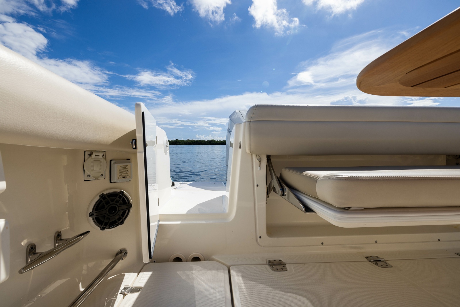 2024 Boston Whaler 330 Outrage