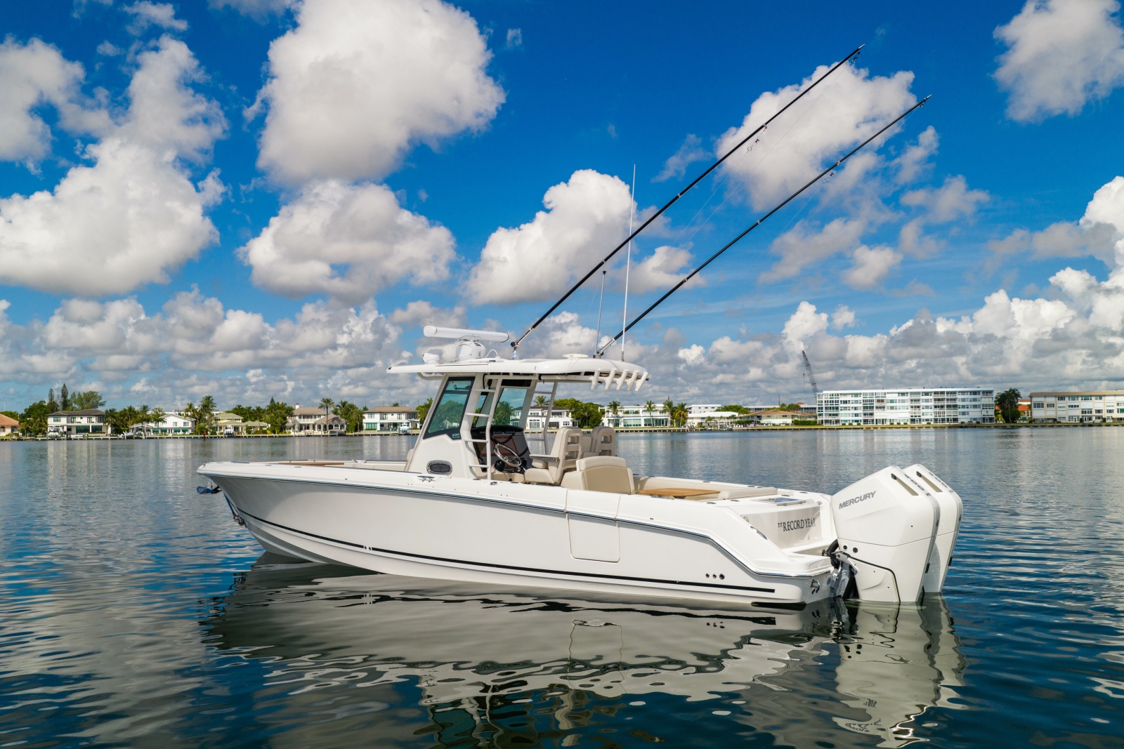 2024 Boston Whaler 330 Outrage